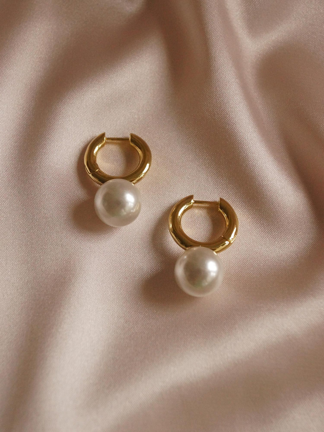 Moira Pearl Earrings