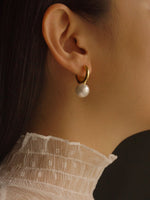 Load image into Gallery viewer, Moira Pearl Earrings
