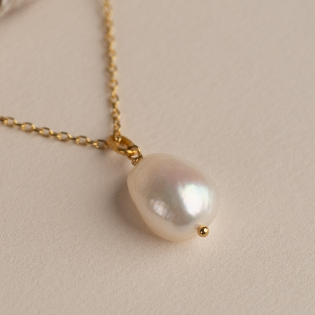 Gold Pearl Necklace Iridescent Pearl Pendant