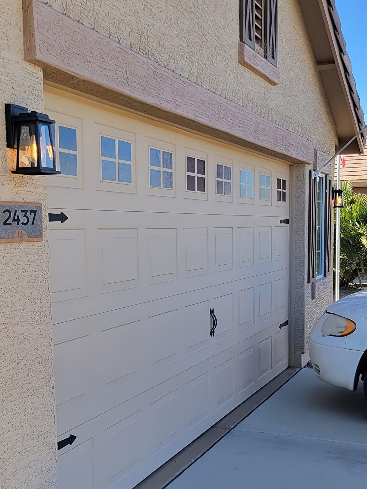 Nøordka Light Bespoke Wall Light Fixture ∅ 5.1″ x H 11″ / Dia 13cm x H 28cm / Black Lantern Timeless Classic Black Finish Wall Lamp