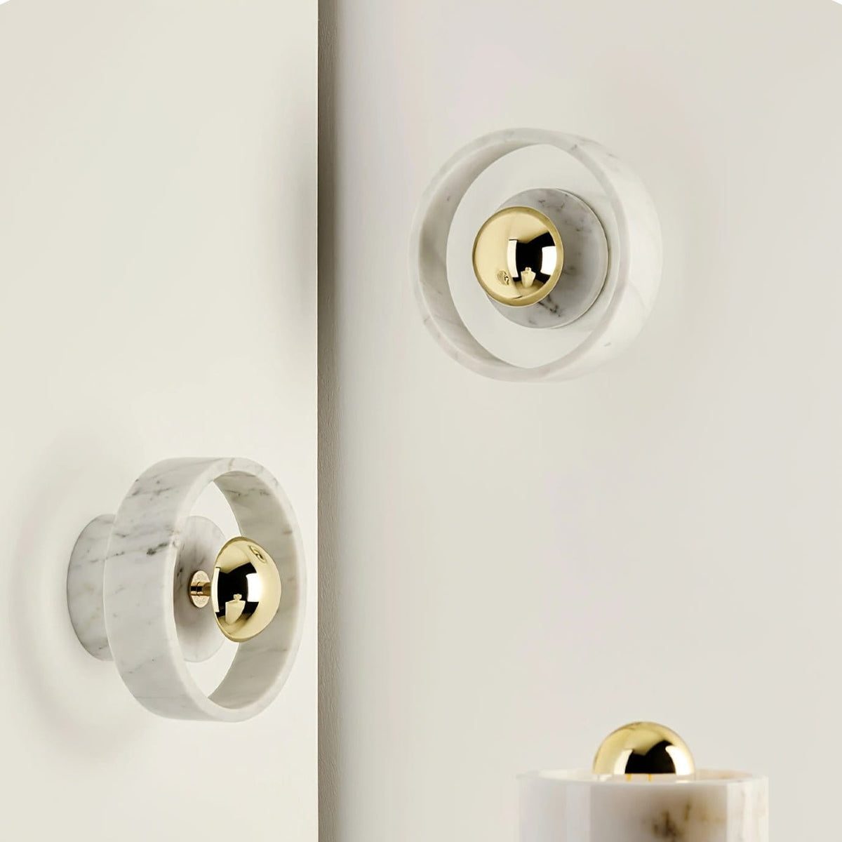 Nøordka Light Bespoke Wall Light Fixture ∅ 7.1″ x H 4.3″ / Gold &amp; White / Warm Light Marble Concentric Disc Contemporary Wall Lamp