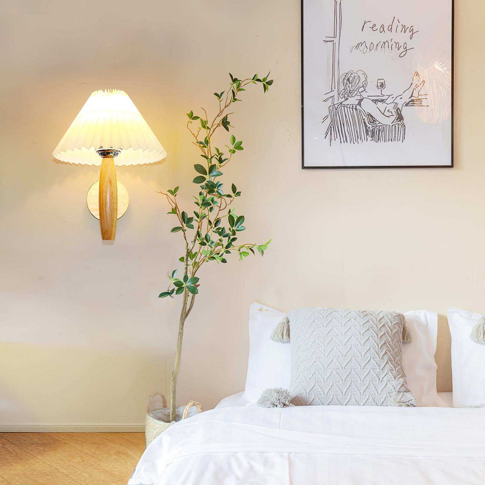 Nøordka Light Bespoke Wall Light Fixture ∅ 9.1″ x H 12.2″ / Dia 23cm x H 31cm / Natural oak & White Pleated Oak Contemporary Design Wall Light