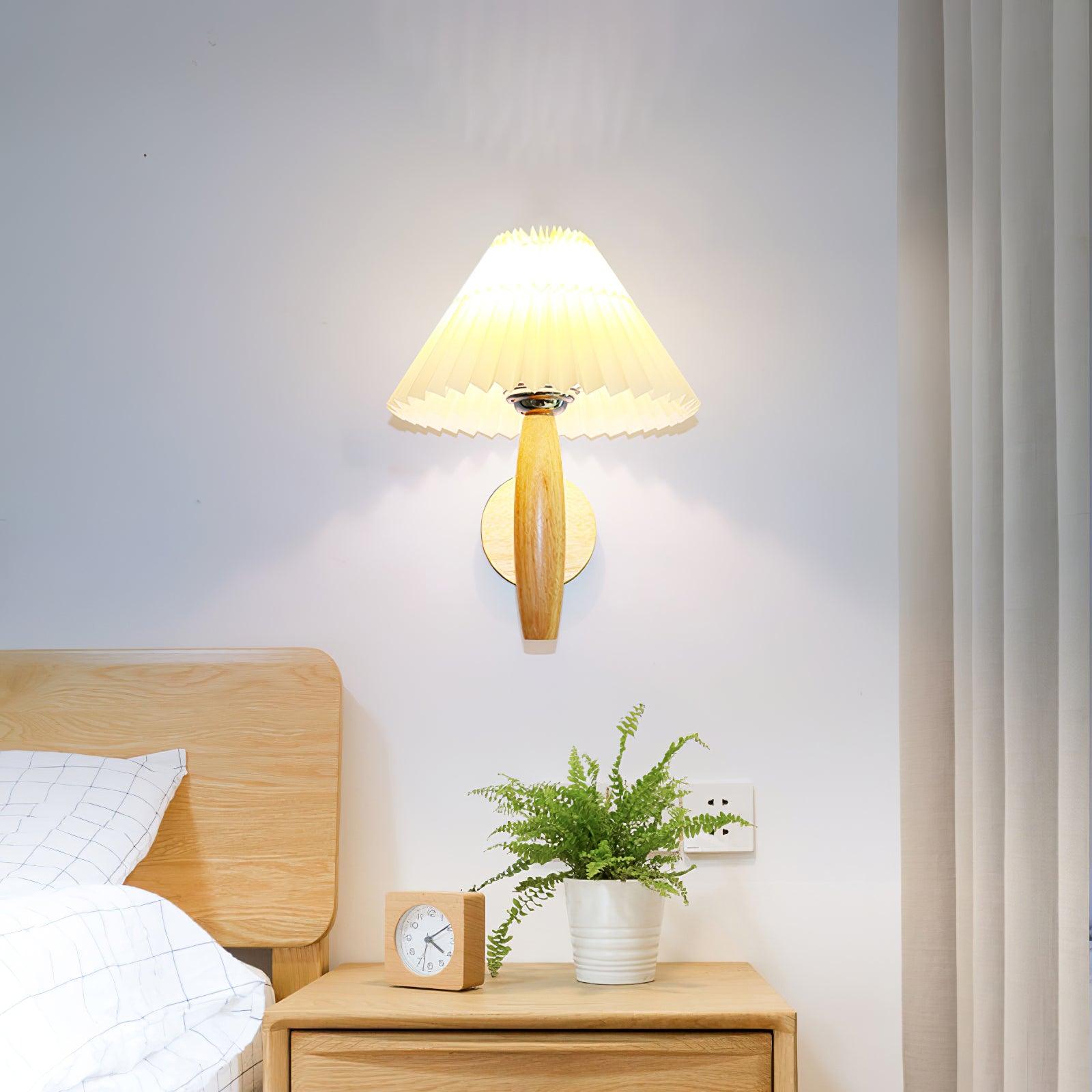 Nøordka Light Bespoke Wall Light Fixture ∅ 9.1″ x H 12.2″ / Dia 23cm x H 31cm / Natural oak & White Pleated Oak Contemporary Design Wall Light