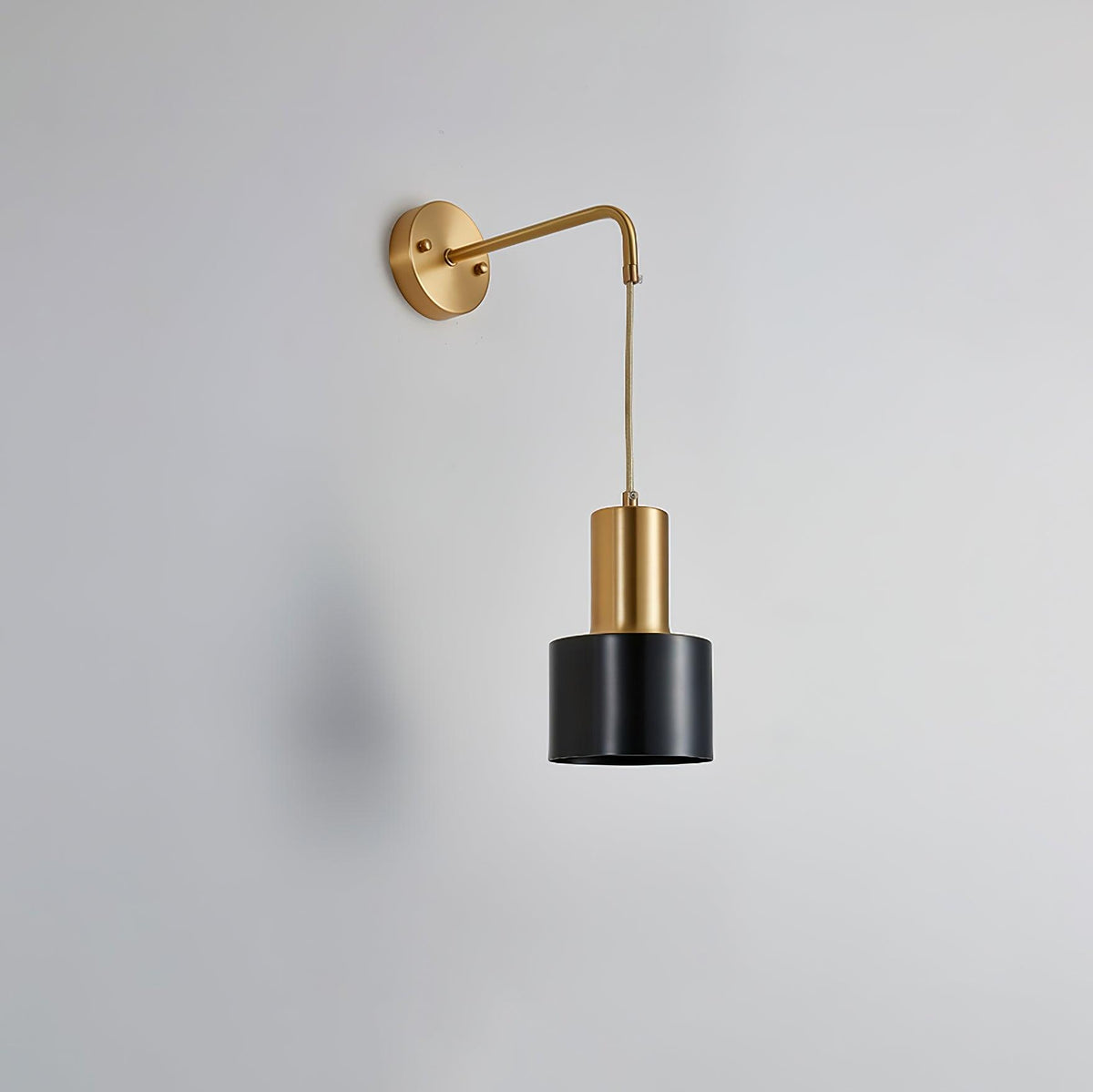 Nøordka Light Bespoke Wall Light Fixture Brass And Matte Black Contemporary Wall Lamp