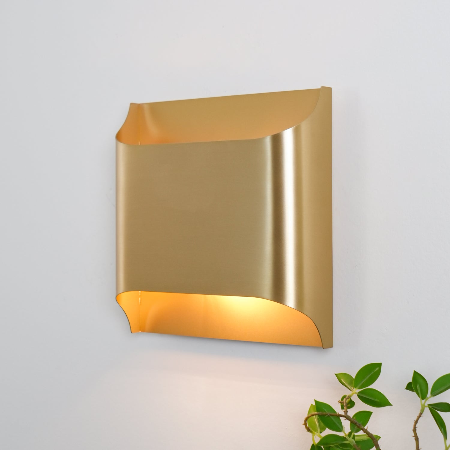 Nøordka Light Bespoke Wall Light Fixture Circular Brass Nordic Inspired Wall Sconce