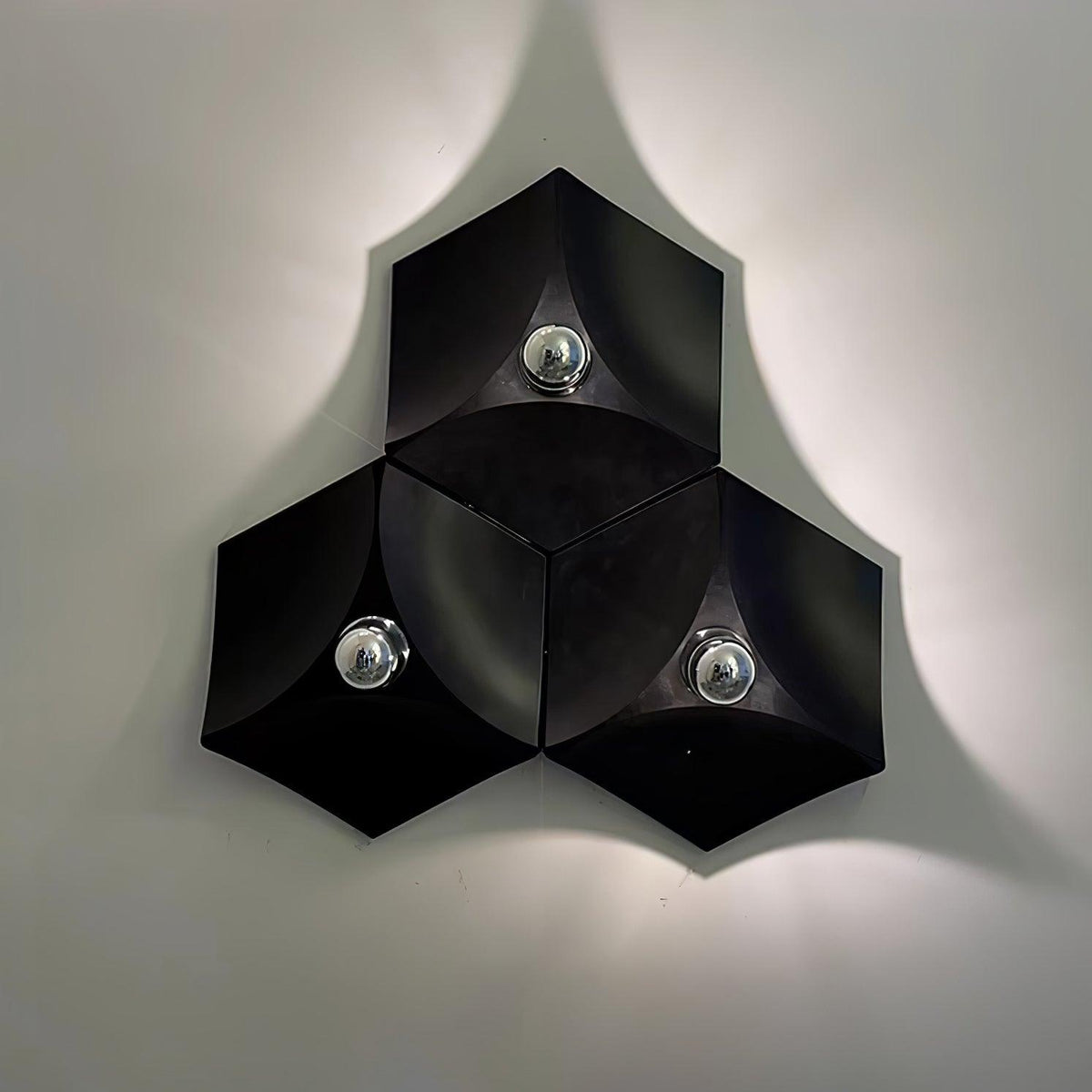 Nøordka Light Bespoke Wall Light Fixture Pentagon Contemporary Polycarbonate Wall Lamp