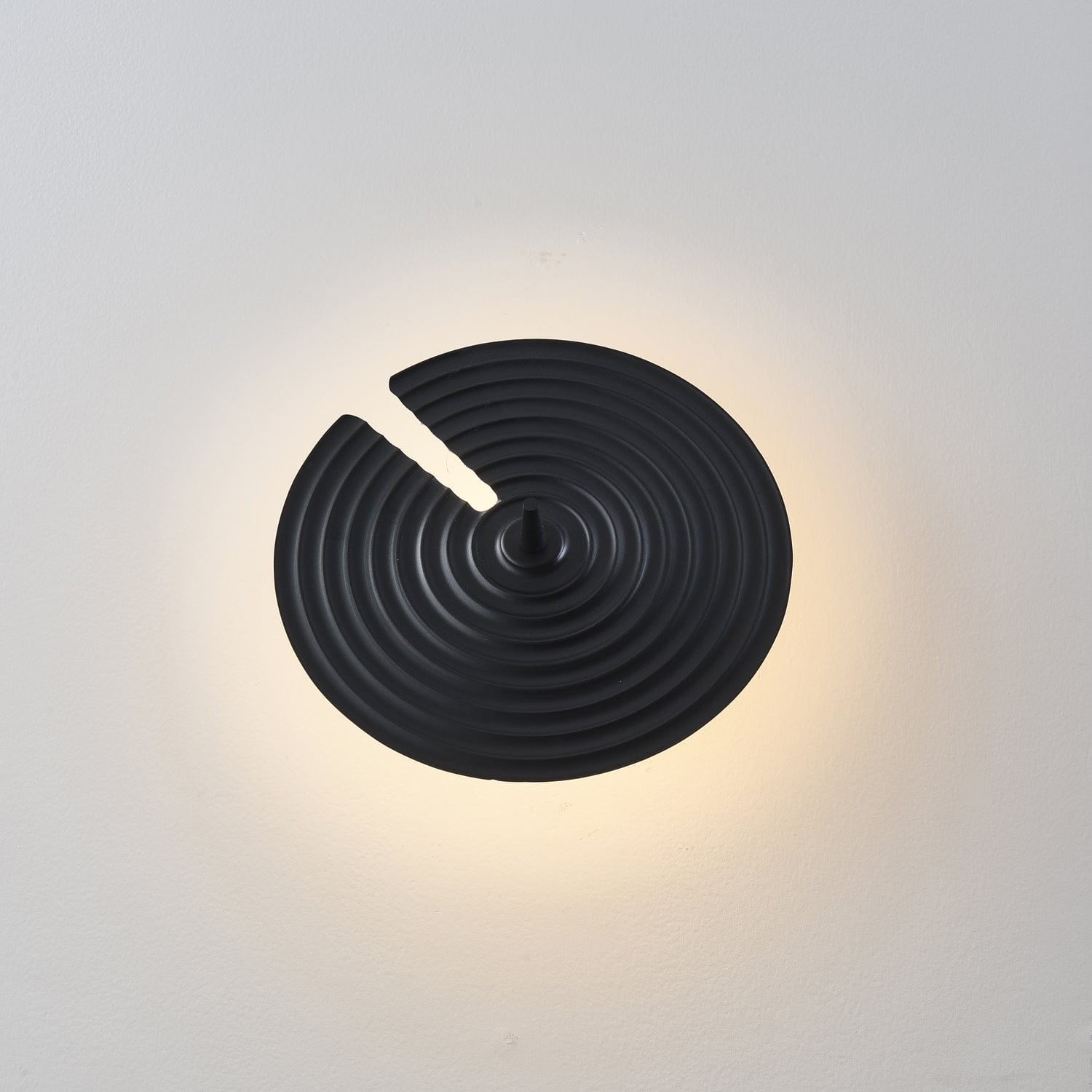 Nøordka Light Bespoke Wall Light Fixture Round Rotating Shade Brass Finish Wall Lamp