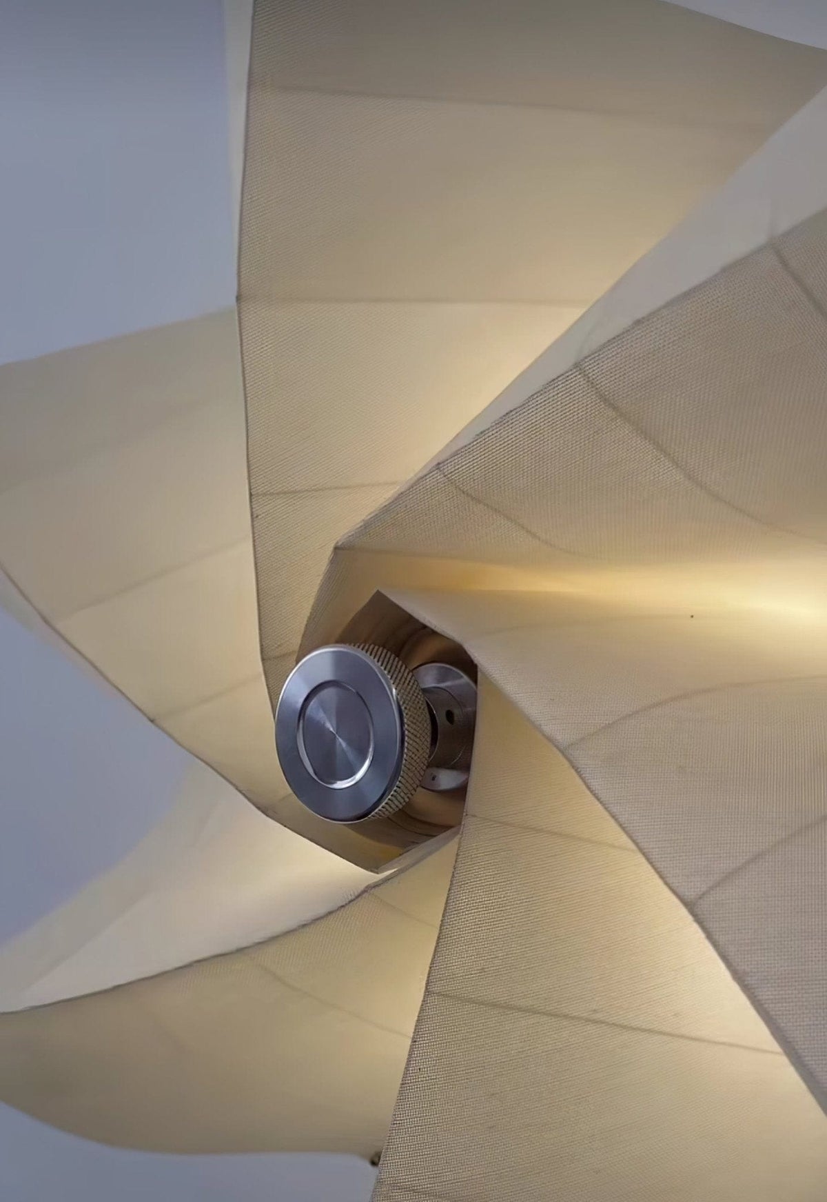 Nøordka Light Bespoke Wall Light Fixture Sculpted Bloom Petal Contemporary Wall Lamp