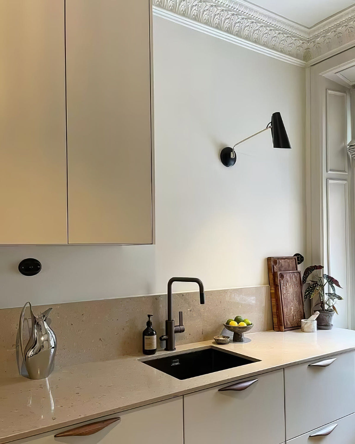 Nøordka Light Bespoke Wall Light Fixture Steel Bird Form Nordic Inspired Wall Lamp