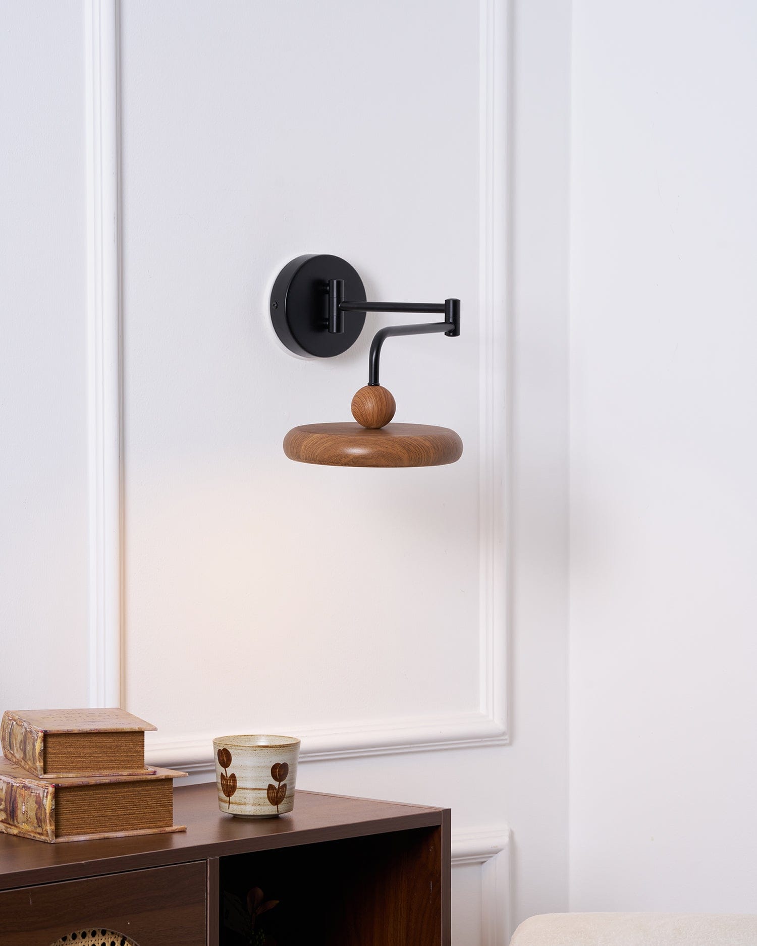 Nøordka Light Bespoke Wall Light Fixture Swing Arm Contemporary Adjustable Wall Light