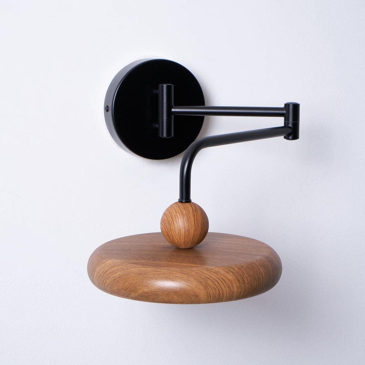 Nøordka Light Bespoke Wall Light Fixture Swing Arm Contemporary Adjustable Wall Light