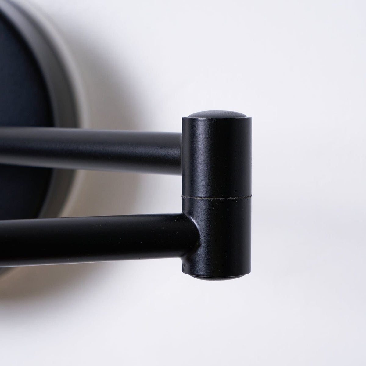 Nøordka Light Bespoke Wall Light Fixture Swing Arm Contemporary Adjustable Wall Light