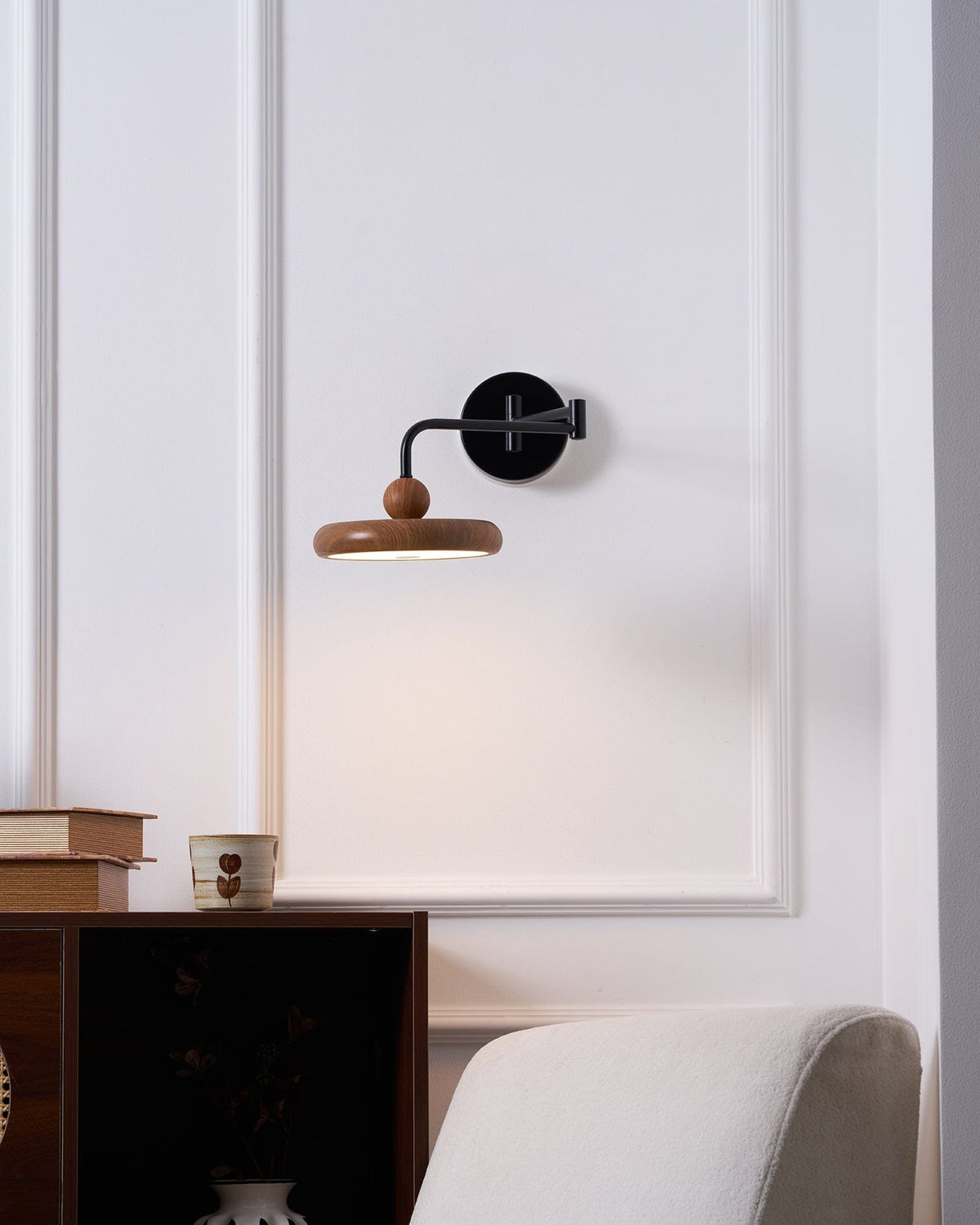 Nøordka Light Bespoke Wall Light Fixture Swing Arm Contemporary Adjustable Wall Light