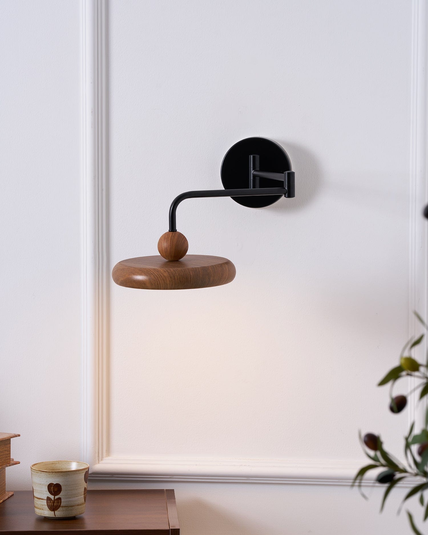 Nøordka Light Bespoke Wall Light Fixture Swing Arm Contemporary Adjustable Wall Light