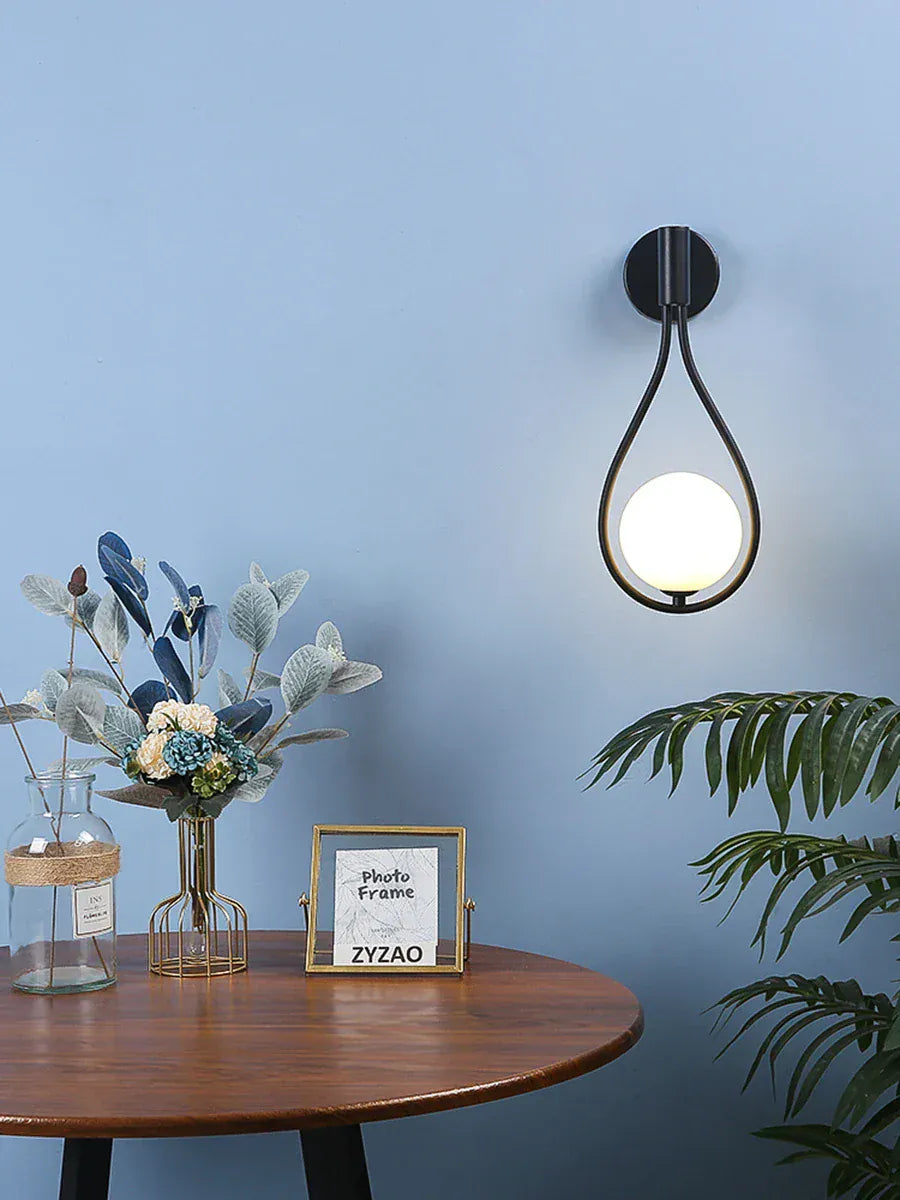 Nøordka Light Wall Light Fixtures Metal Framed Glass Globe Wall Light Fixture