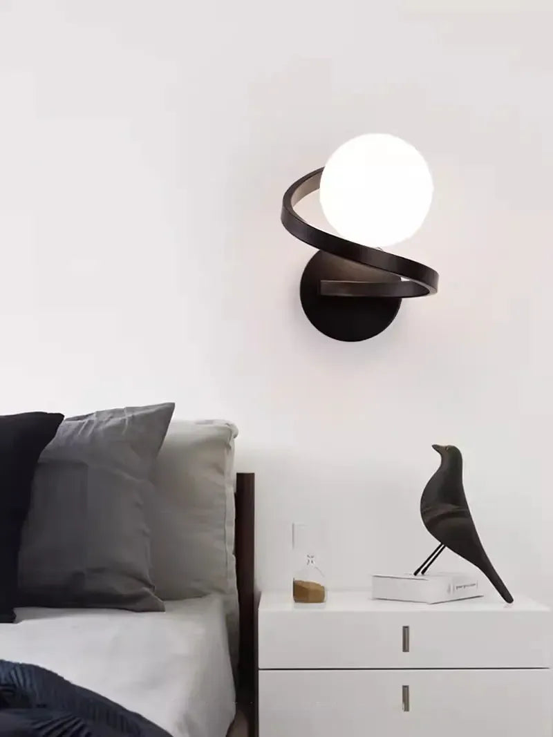 Nøordka Light Wall Light Fixtures Single Bulb - Black / Warm White Modern Globe Wall Sconce Light Fixture in Black or Gold