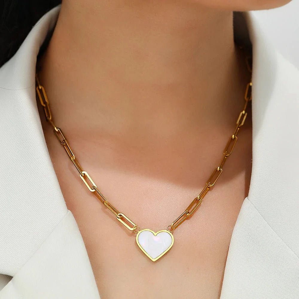 Paperclip shell heart pendant necklace 180786