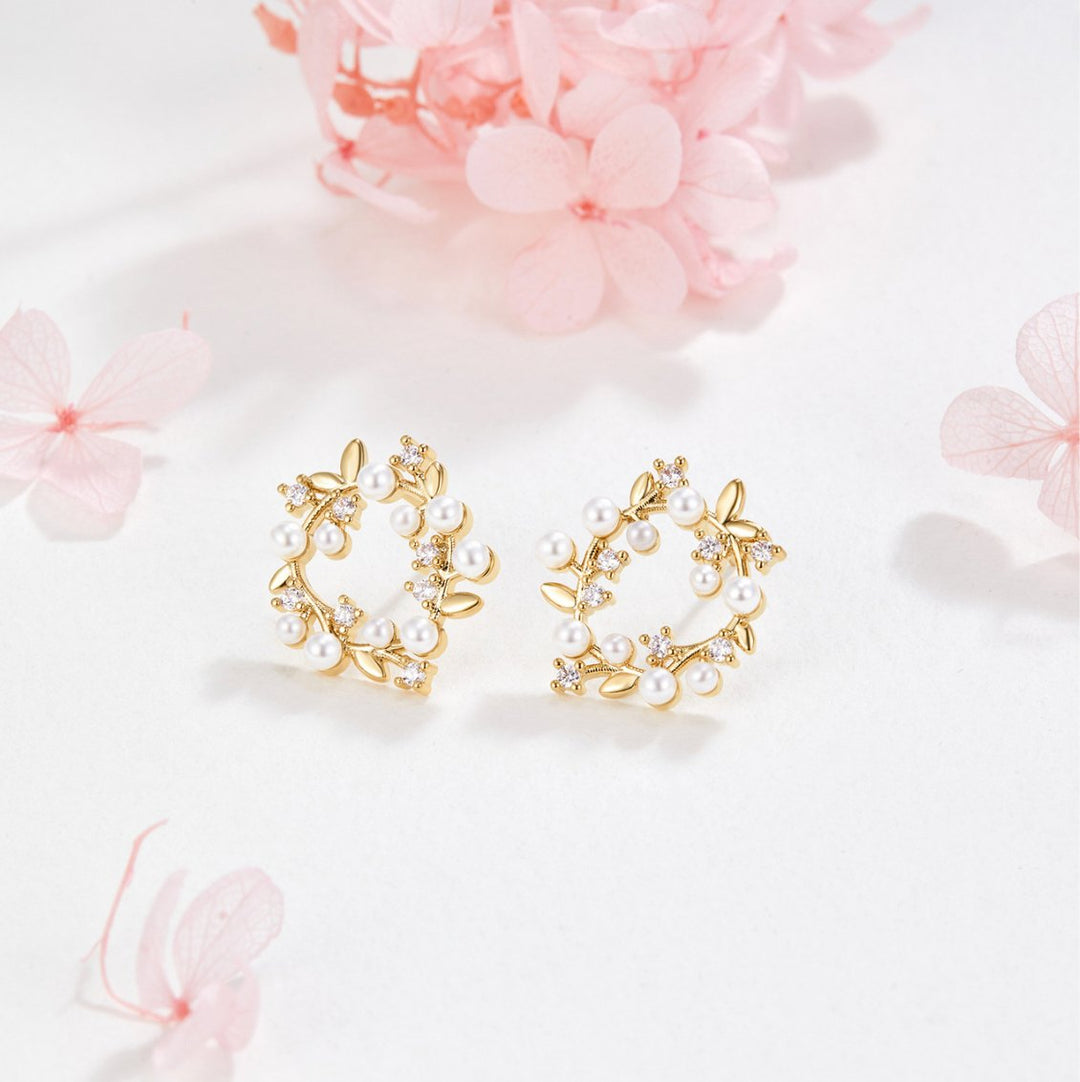 Carmenta Pearl and Crystal Wreath Earrings
