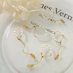 Load image into Gallery viewer, Pearl Dangle Chain Ring
