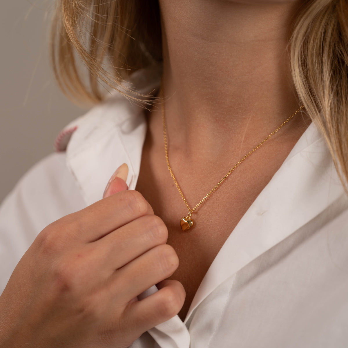 Lamia gold heart necklace