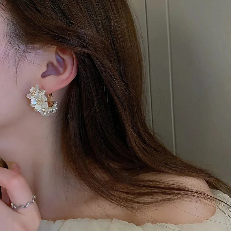 Round Floral Accented Elegant Earrings