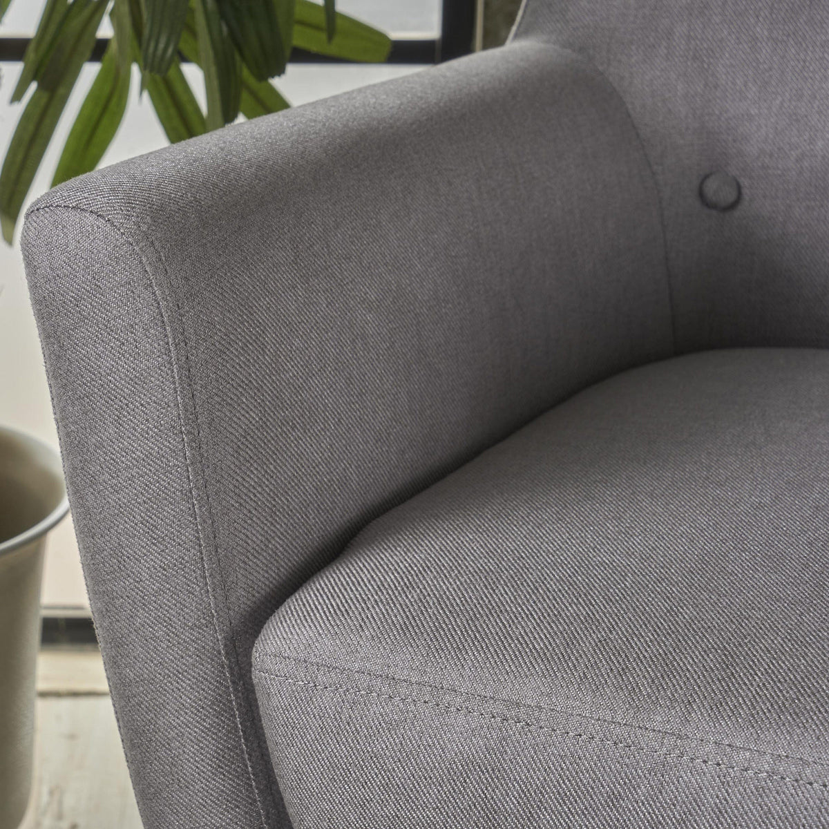THE FURNITURE CO. Accent Chair Comfortable &amp; Stylish Club Chair Upholstered In Light Gray Fabric