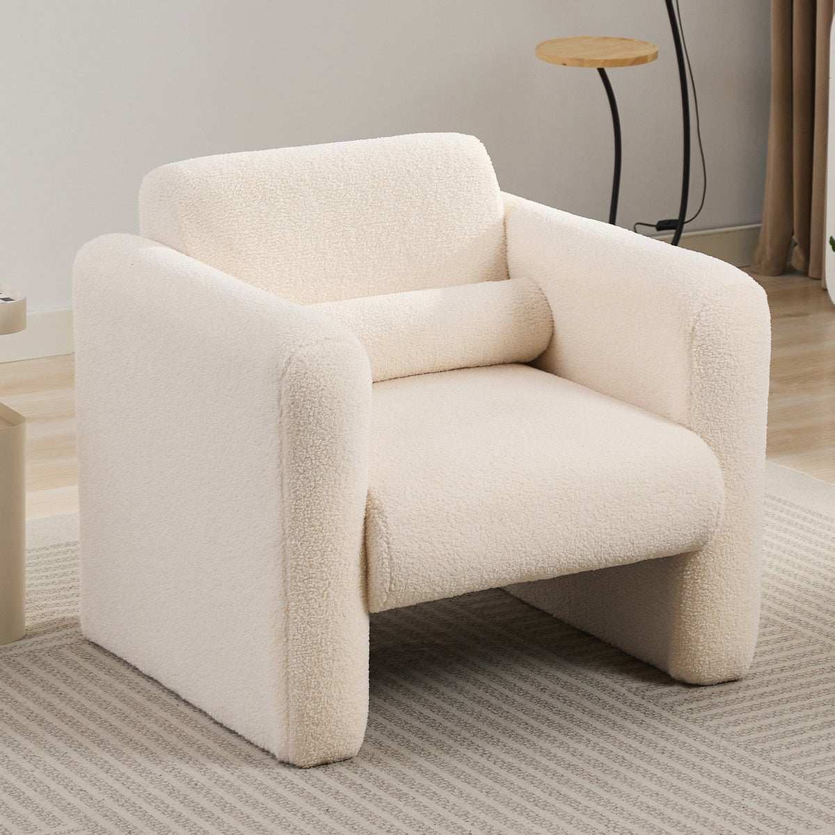 THE FURNITURE CO. Accent Chair Mataki Cream Upholstered Accent Chair