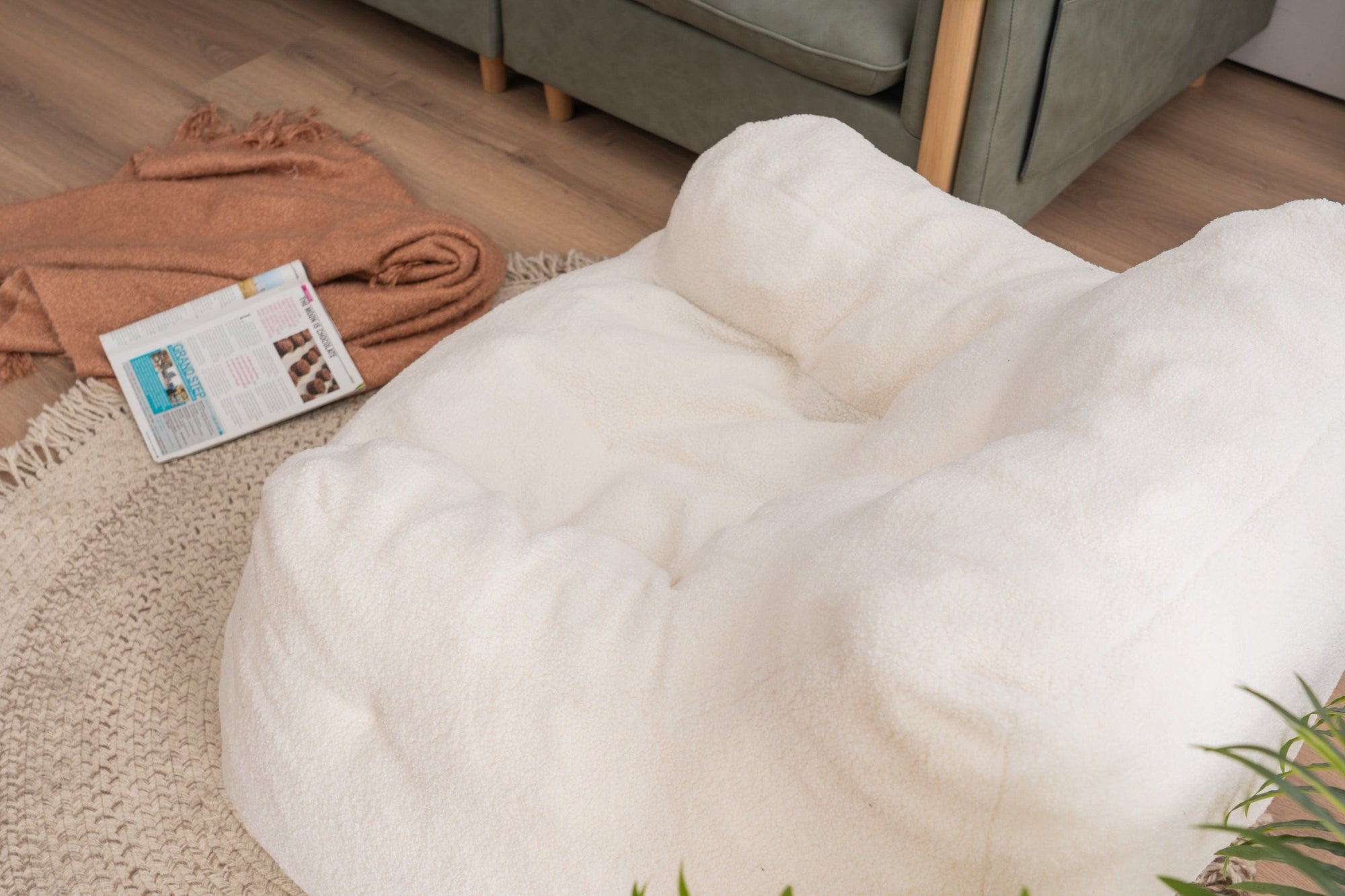 THE FURNITURE CO. Bean Bag Chair Soft Teddy Tufted Bean Bag Chair in Ivory White