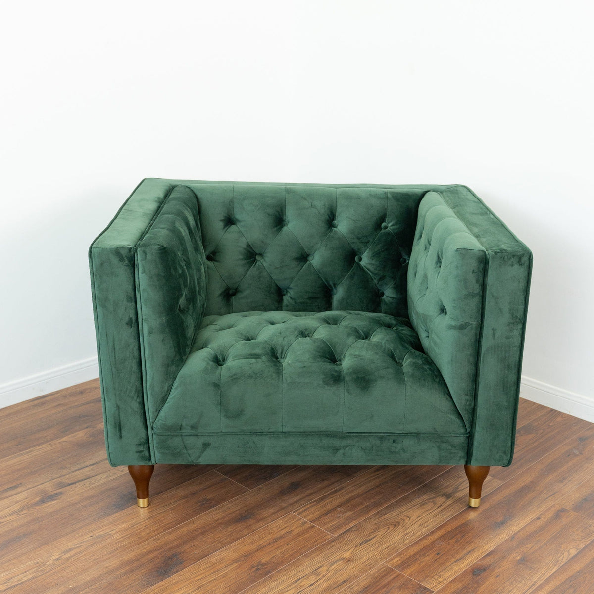 THE FURNITURE CO. Lounge Chairs Luxury Dark Green Velvet Lounge Chair for Elegant Living Spaces