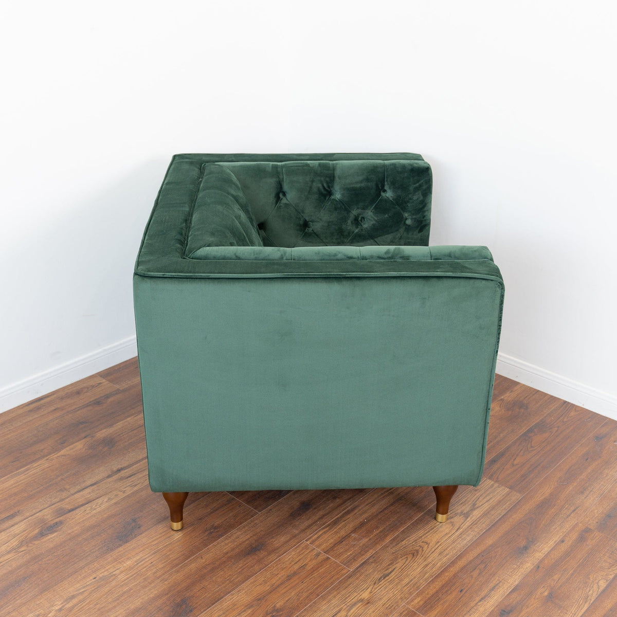 THE FURNITURE CO. Lounge Chairs Luxury Dark Green Velvet Lounge Chair for Elegant Living Spaces