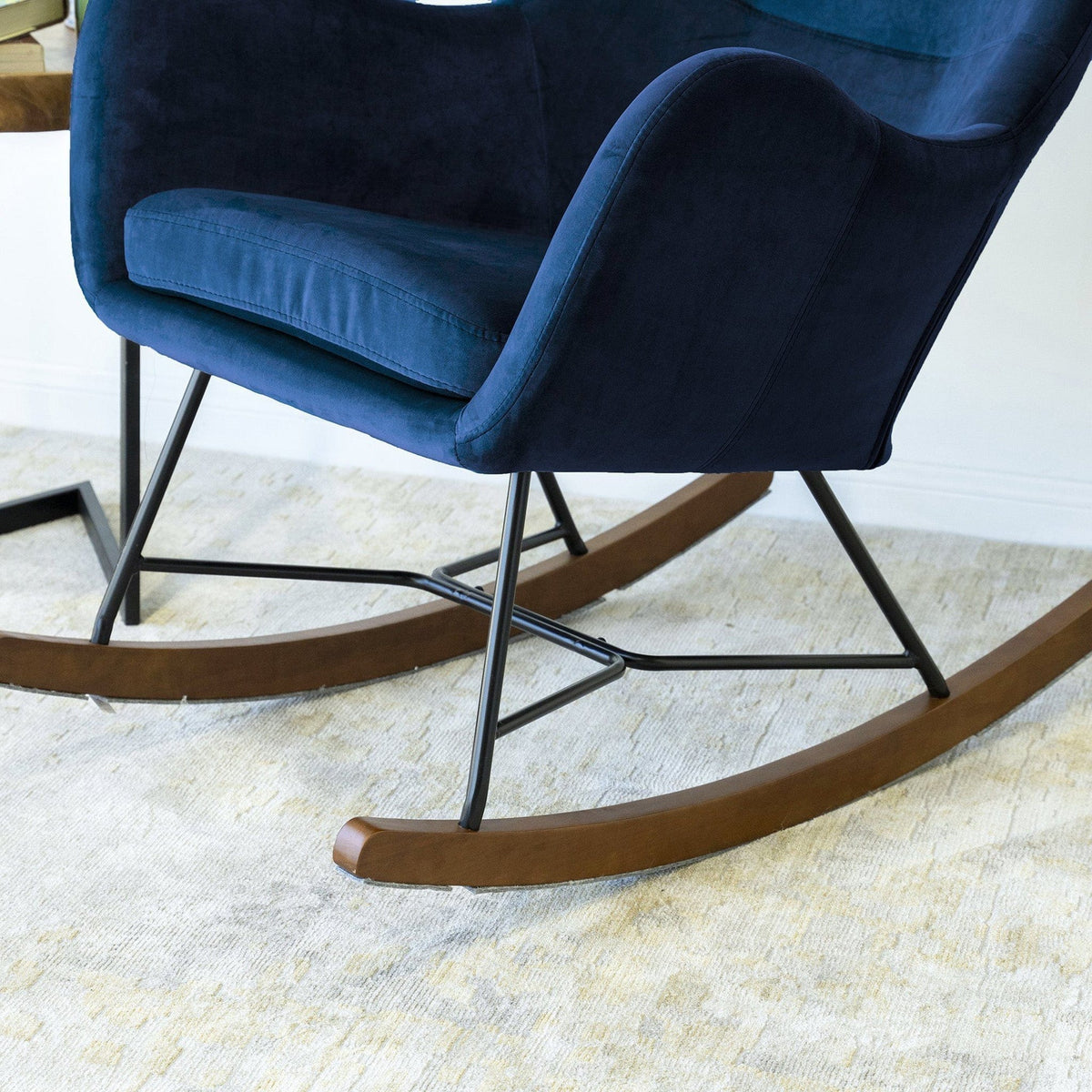 THE FURNITURE CO. Luxury Blue Velvet Rocking Chair for Elegant Living Spaces