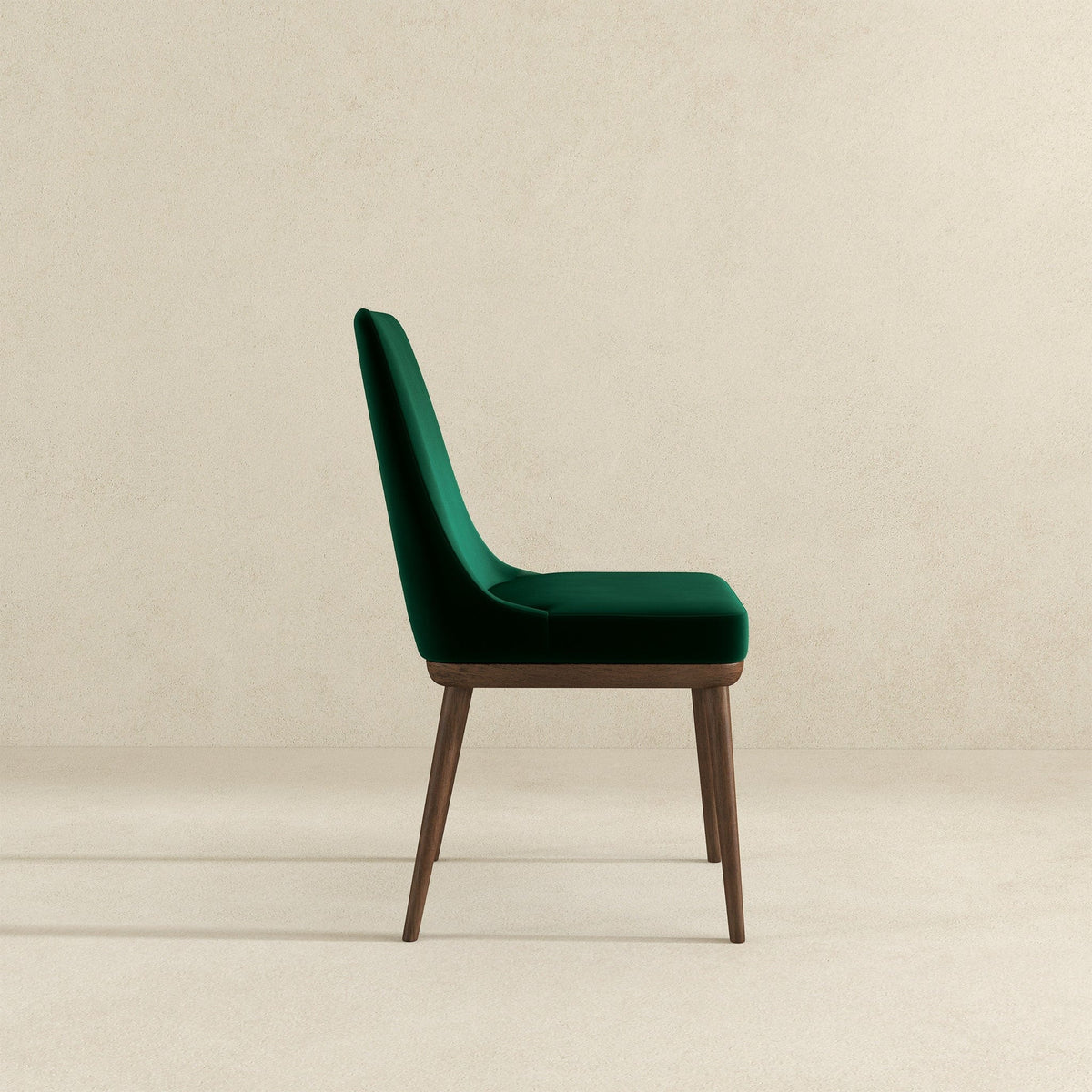 THE FURNITURE CO. Luxury Green Velvet Solid Wood Dining Chairs for Elegant Dining Spaces