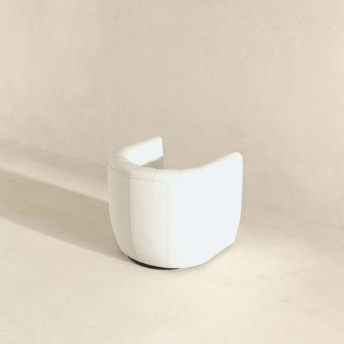 THE FURNITURE CO. Swivel Chair Luxury Cream Boucle Swivel Chair for Elegant Living Spaces