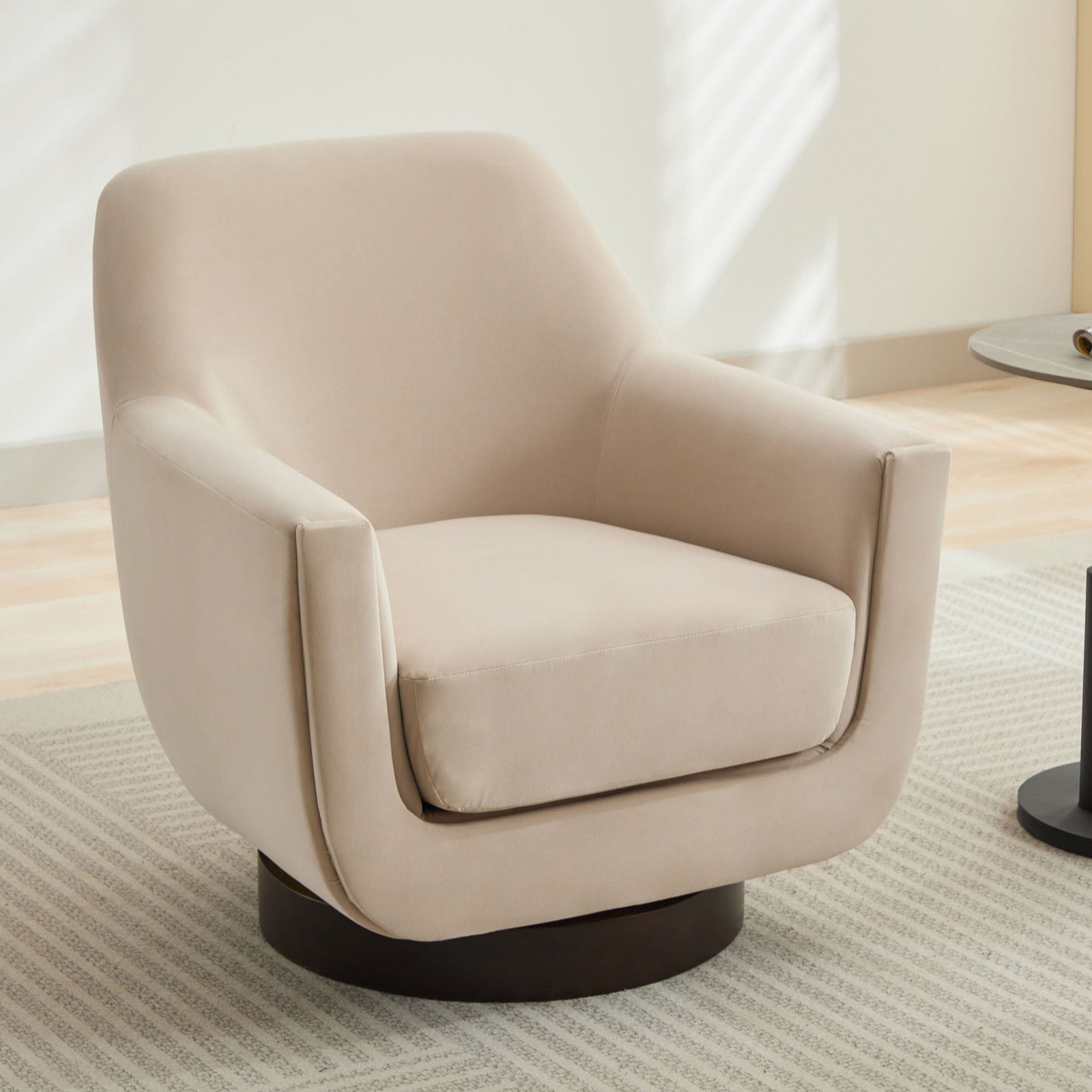 THE FURNITURE CO. Swivel Chair U-shaped Beige Velvet 360° Swivel Accent Chair