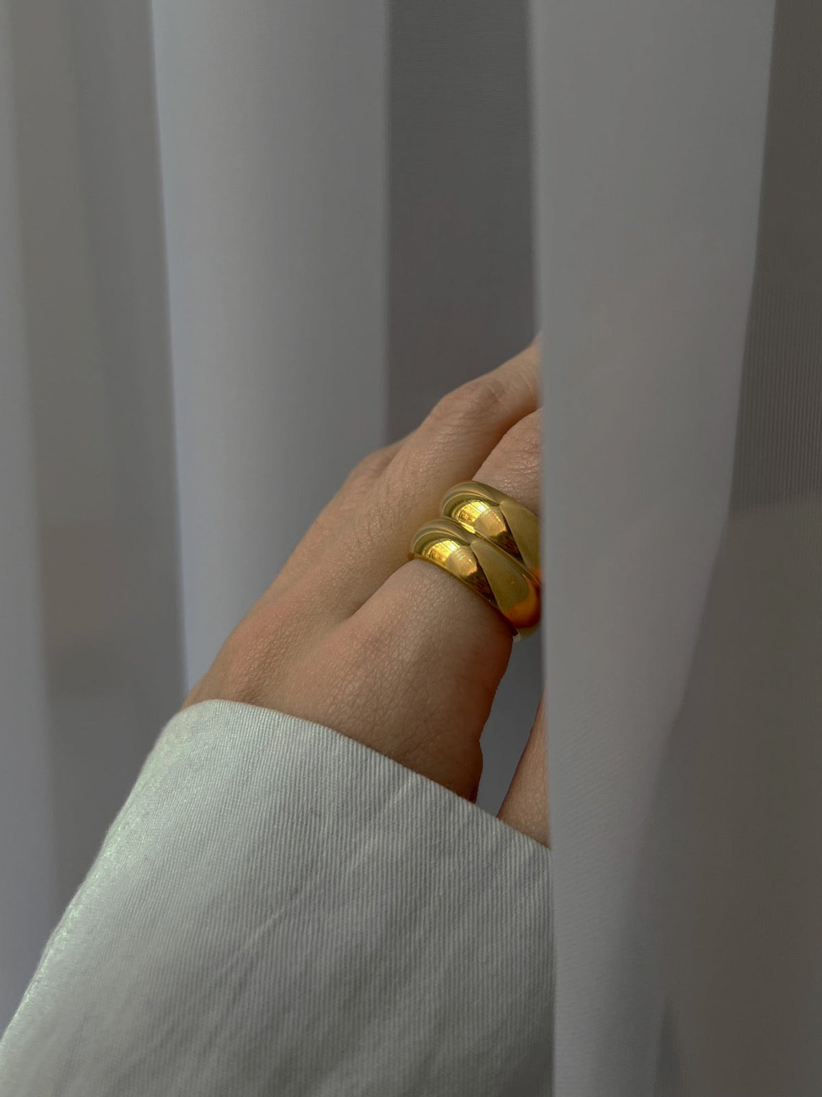 Thick ring model