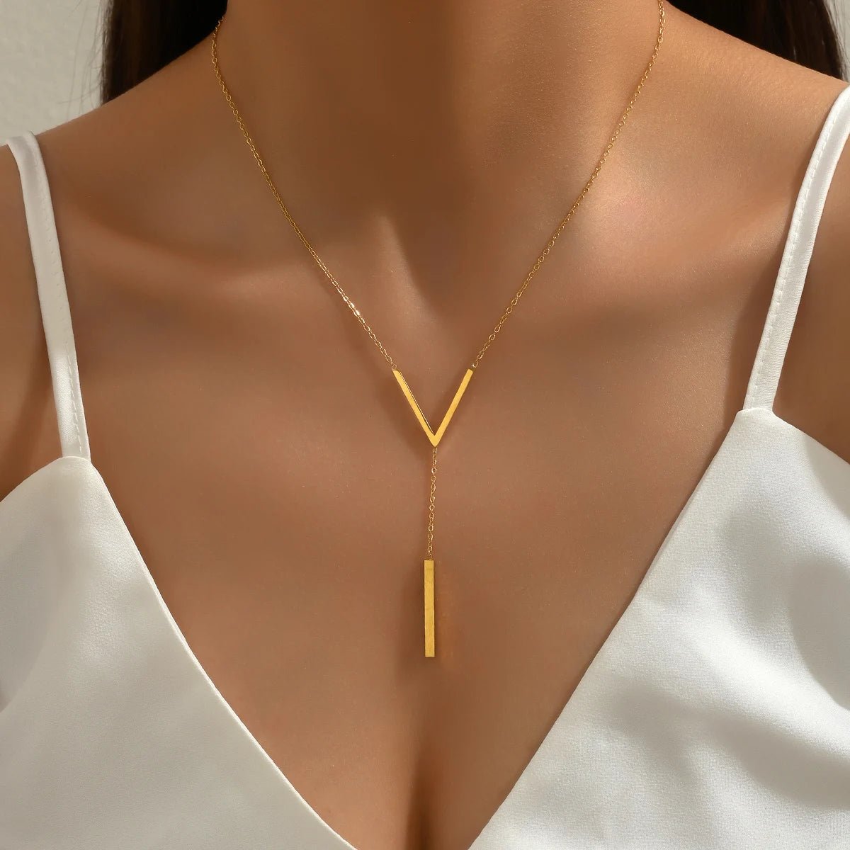 V drop lariat necklace