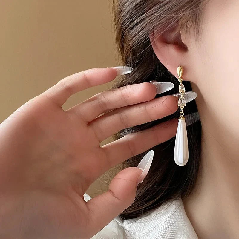 Water drop pearl diamond earrings