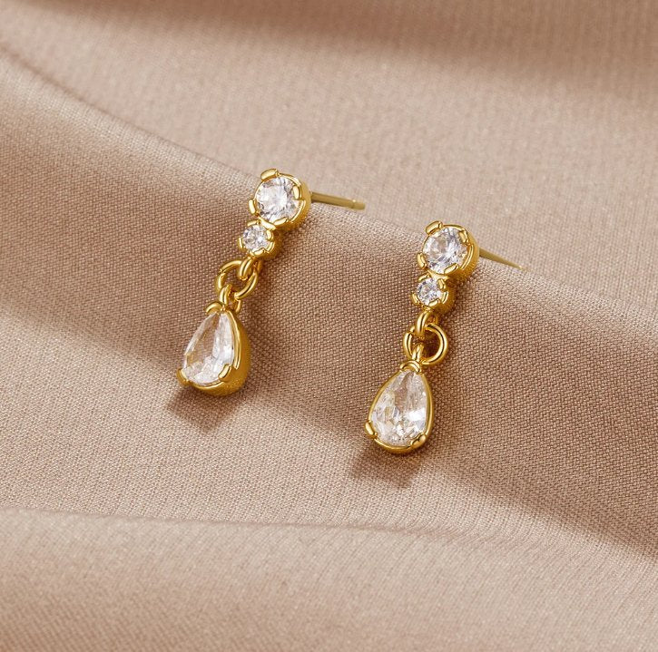 Yarina Teardrop Crystal Earrings